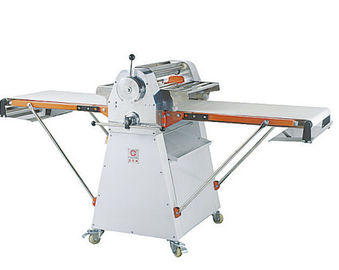Livre equipamentos de processamento eretos da máquina/pastelaria do rolo da massa movidos a correia em dois sentidos 2540 * de 910 * de 1150mm